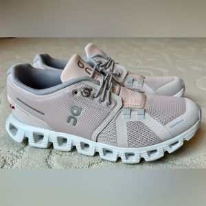 On Running Womens Cloud 5 Shell / White Fitness Running Shoes 6.5M. Worn Once!